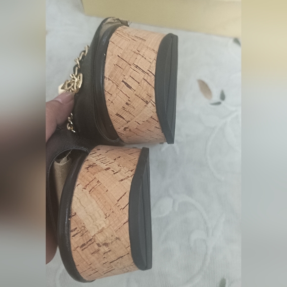 Authentic Michael Kors Elsa Platforms for women - Picture 6 of 11